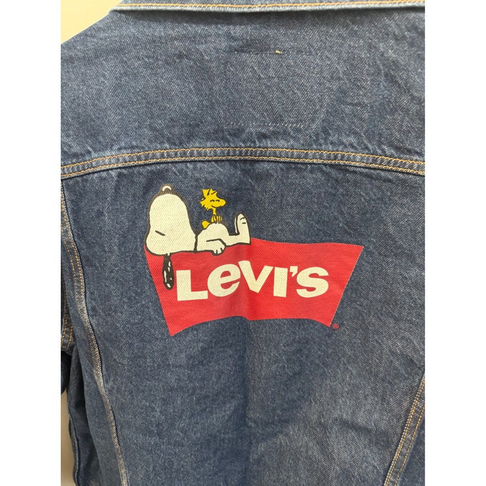 Levi's x Peanuts Snoopy Batwing Denim Trucker Jacket XL